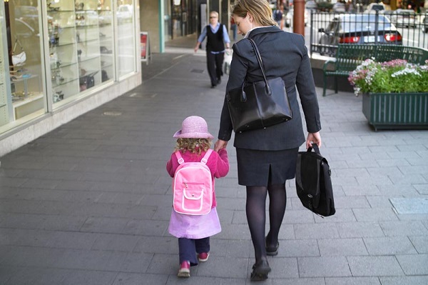 tambi�n las mam�s tienen que trabajar