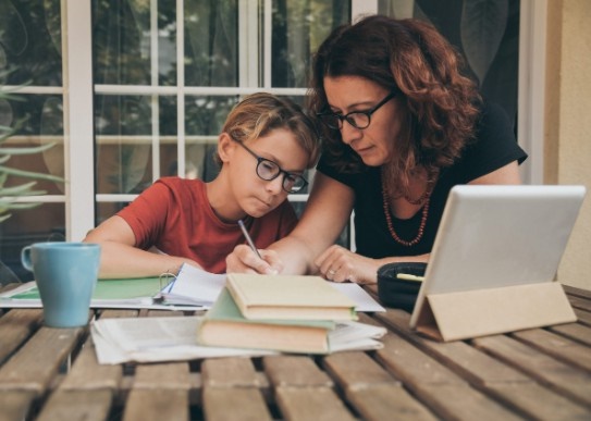 ayudar, el mensaje indirecto es t� no sabes