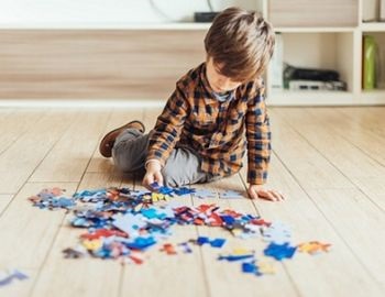 beneficios de que los ni�os armen romepecabezas