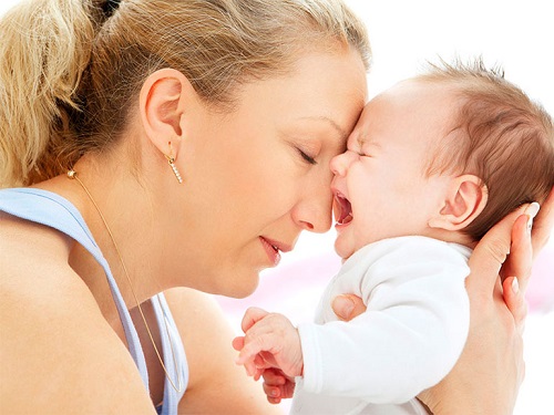 el beb� presenta irritabilidad